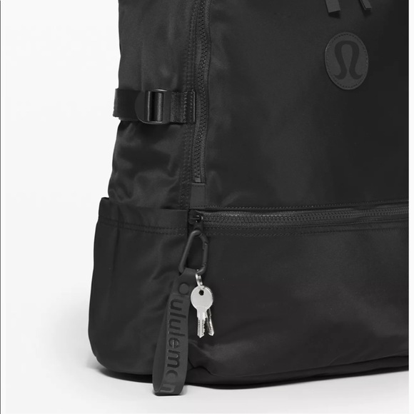 🖤🍋 Lululemon 🍋🖤 NEW Crew Backpack Black - Picture 2 of 6